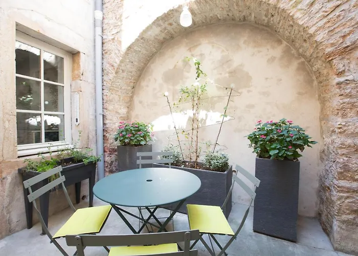 L'aubertine - Hypercentre Avec Terrasse * Beaune (Cote d'Or)