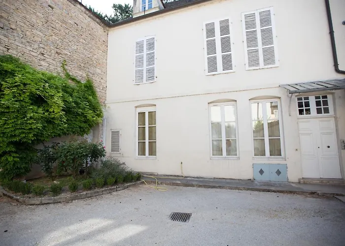 L'aubertine - Hypercentre Avec Terrasse Бон